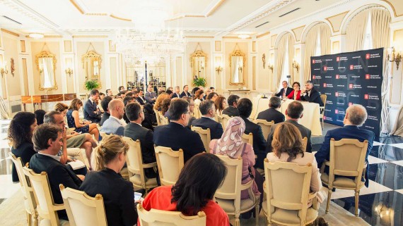 Ada Colau i Agustí Colom al Palauet Albéniz, en una trobada amb empreses internacionals de l'àrea de Barcelona.