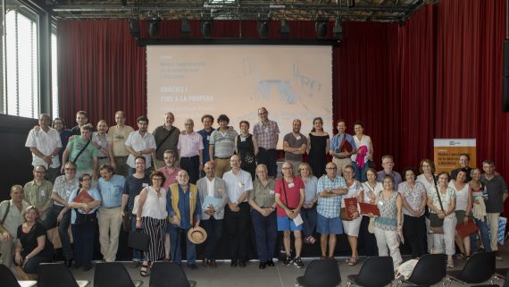 Participants a la Jornada durant el tancament de l'acte