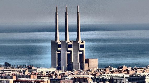 Foto Instagram xemeneies besòs des de Sant Martí
