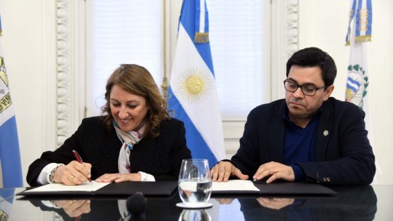 Mónica Fein i Gerardo Pisarello a Rosario.