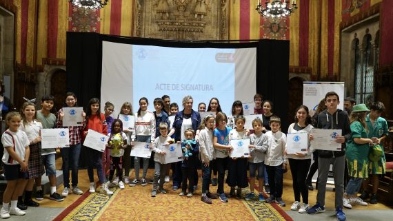 El projecte presentat planteja intervenir a les escoles amb un paquet de mesures per a esdevenir refugis climàtics.