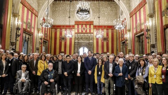 Reivindicació de 400 alcaldes per un judici just i imparcial als líders polítics i independentistes