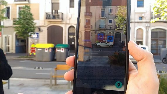L’aplicació, de l'empresa 8 bells, proporciona l’experiència personalitzada d’AR que connecta els continguts digitals amb el món físic per tal de potenciar la navegació en 3D