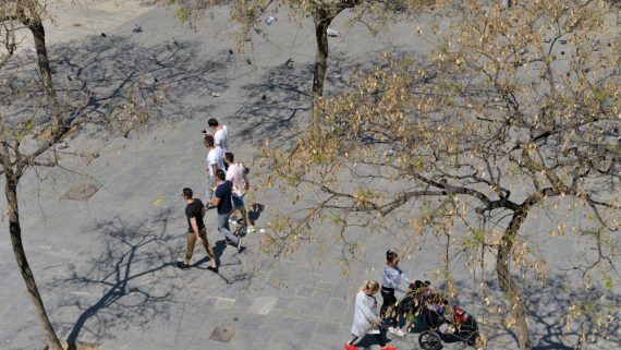 Esplanada de La Fàbrica del Sol