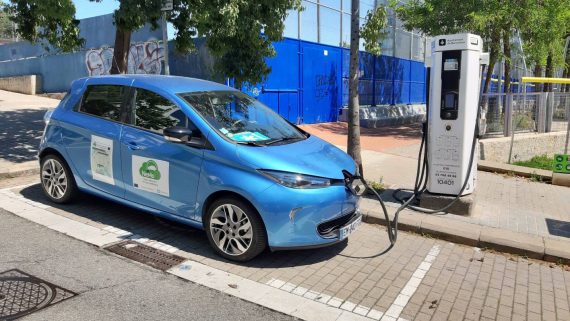 El cotxe de NeMo carregant abans de sortir de Barcelona
