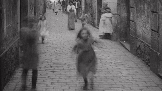 Calle dels Abaixadors, 1908. AFB. A. Mas
