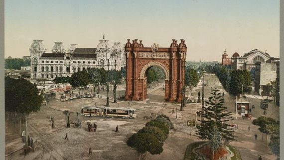L'Arc de Triomf i el Palau de Justícia