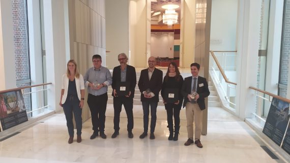 Membres de l'IMPD recollint els guardó dels premis EPSA