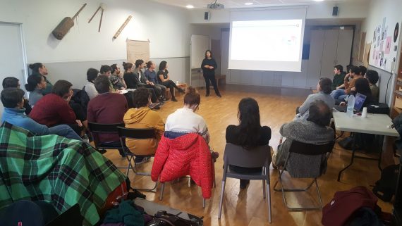 Anyely Marín Cisneros impartiendo la primera sesión de la formación