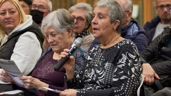 Barcelona City Council holds the first of two informative meetings on public housing developments in Sant Andreu