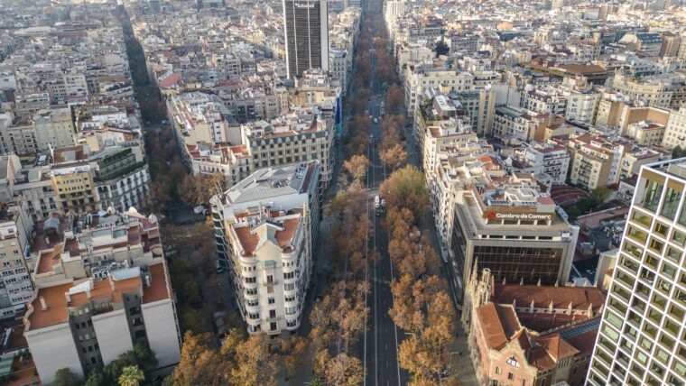 Vista aèria de la intersecció entre l’Avinguda Diagonal i el carrer Còrsega.