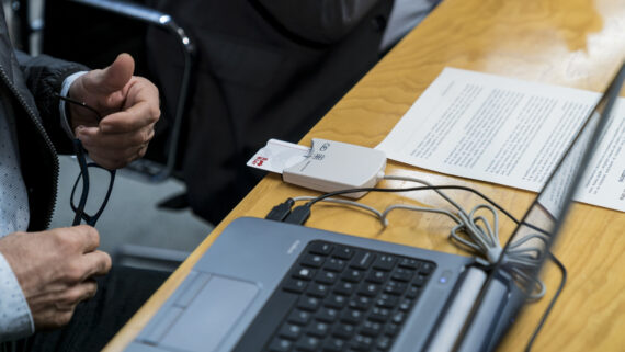 https://media-edg.barcelona.cat/wp-content/uploads/2023/03/31132035/181127_AF_SignaturaConveniSICE_077-570x321.jpeg