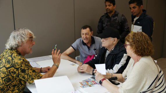 L’Ajuntament de Barcelona lliura les claus als nous veïns dels habitatges de Jaume Giralt