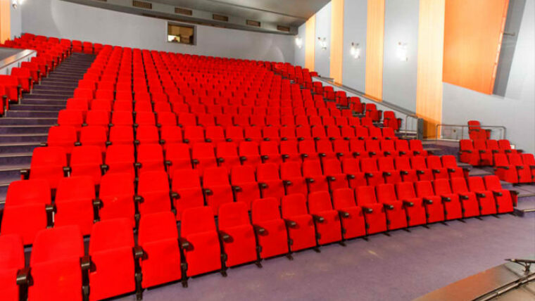 Patí de butaques del Teatre SAT.