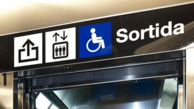 Sortida de metro adaptada