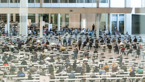 https://media-edg.barcelona.cat/wp-content/uploads/2023/12/15112423/201003_AF_OposicionsGUB_0025-570x321.jpeg