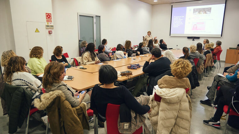 Grups de treball previs a les jornades Converses Feministes