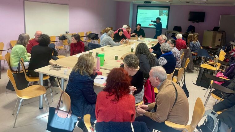Discussió del grup de Participació i acció comunitària del CAGG després de la presentació de l'estudi "La participación social de la generación baby boom en la vejez"