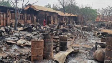 Cases cremades i destuïdes al Sudan degut al conflicte armat que pateix el país.