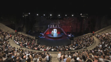 Espectacle inaugural del Grec 2025, "Le petit cirque". Autor: Ceci Fimia.