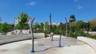 Espai de refresc amb aigua a la Plaça de les Glòries