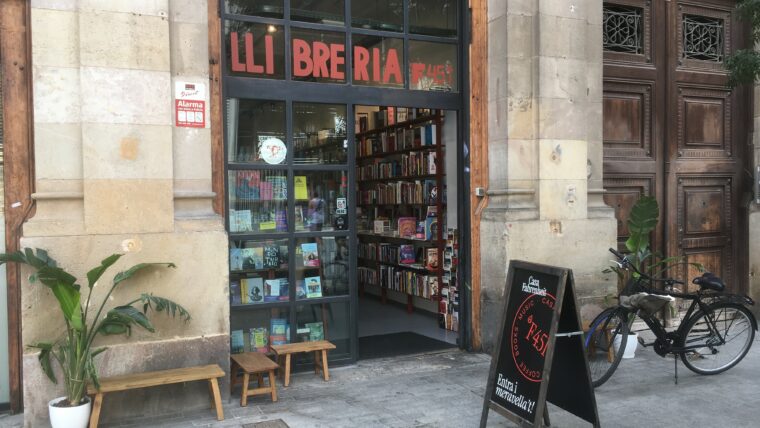 Façana de la llibreria Fahrenheit.