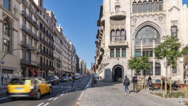 Tram renovat de la Via Laietana.
