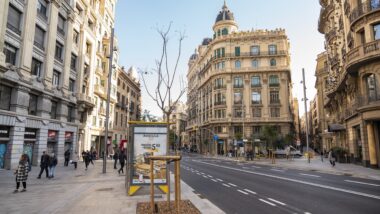 Tram renovat de la Via Laietana.
