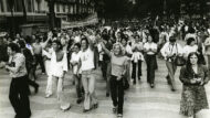 Manifestació homosexual. Els manifestants al seu pas per La Rambla