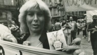 Manifestació homosexual. Manifestants amb pancartes