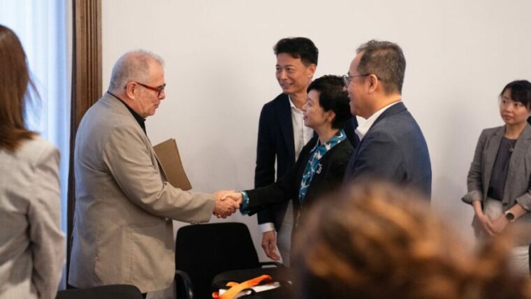 Jordi Valls amb la delegació de Hong Kong.