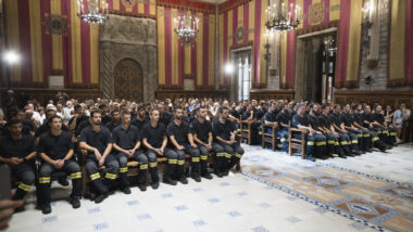 Acte de benvinguda a 60 nous bombers i bomberes