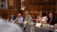 Jaume Collboni parla en la sessió plenària de la Taula d'impuls de l'Estratègia de lluita contra la pobresa infantil a Barcelona 2025-2030