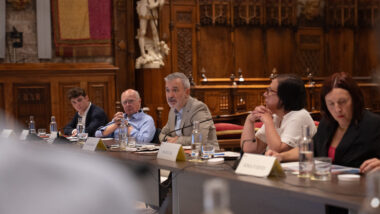 Jaume Collboni parla en la sessió plenària de la Taula d&#039;impuls de l&#039;Estratègia de lluita contra la pobresa infantil a Barcelona 2025-2030