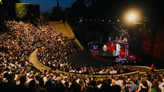 Actuació en el festival Grec 2025. Autora: Alice Brazzit.