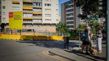 Informadors a les obres de l&#039;estació Manuel Girona de l&#039;L9