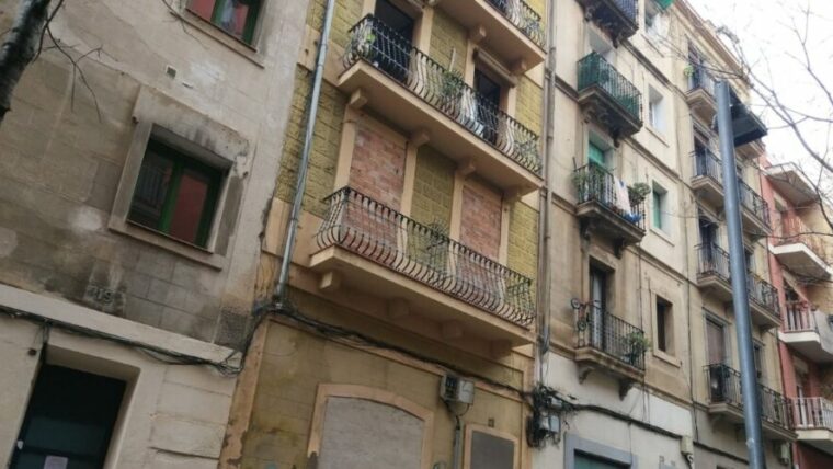 Finca del passatge Alió, 21, al districte de Gràcia
