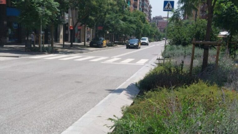 El nou paviment de la calçada del carrer de Pi i Margall