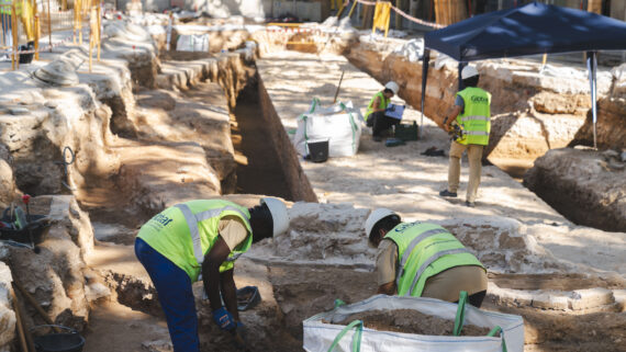 Trabajos del servicio de arqueología en la Rambla. Autor: Isaac Carbonell