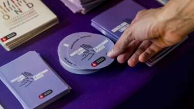 Fulletons i material divers d&#039;un punt lila