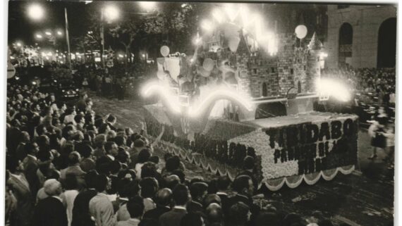 Carrossa del Tibidabo durant les Festes de la Mercè. 1960. AMDSG 0127
