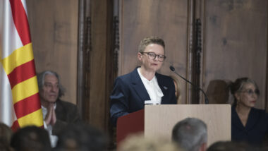 L&#039;alcaldessa de Manchester, Bev Craig, en l&#039;acte de lectura del pregó de La Mercè 2025.