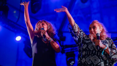 Lolita i Antonia González Amaya durant el concert homenatge a El Pescadilla. Foto: Xavi Torrent.