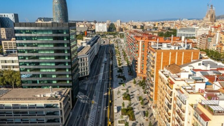 Gran Via de les Corts Catalanes, entre Bilbao i Badajoz