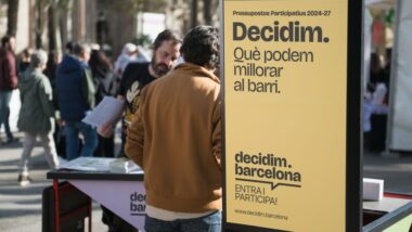 Punt mòbil de la campanya Decidim Barcelona de pressupostos participatius a 2024. Autor: Ceci Fimia.