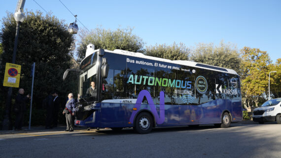 Imagen del autobús de conducción autónoma