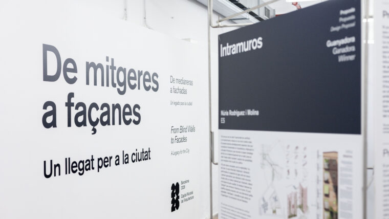 Panell de l'exposició "De mitgeres a façanes", a l'antiga seu de l'Editorial Gustavo Gili. Autor: Óscar Mata.