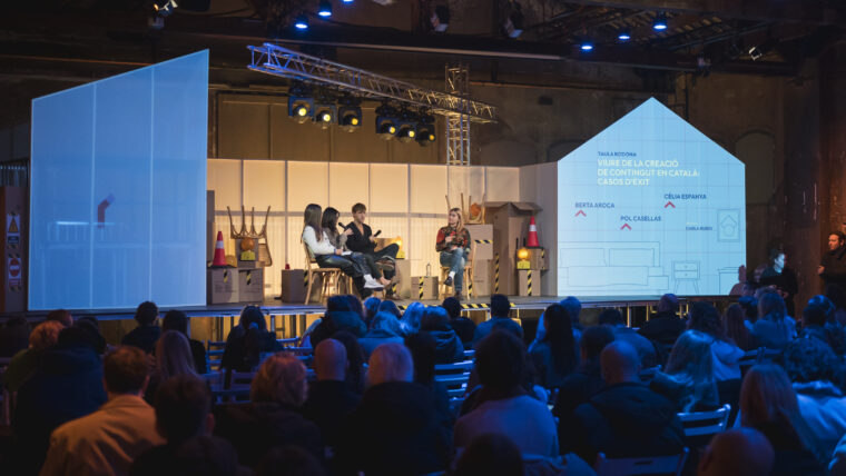 Presentació Casa de la Creació Digital en Català