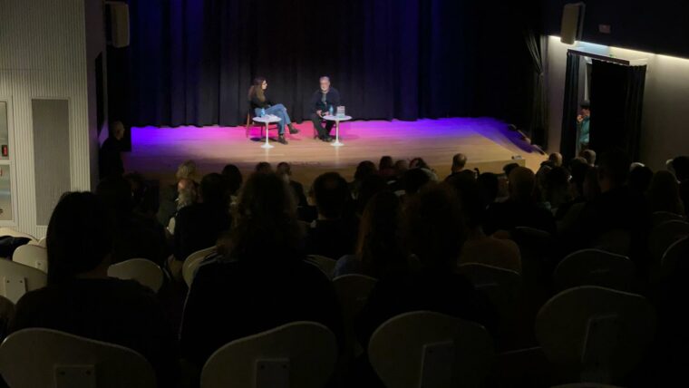 Sala d'actes de la Biblioteca Esquera de l'Eixample - Agustí Centelles
