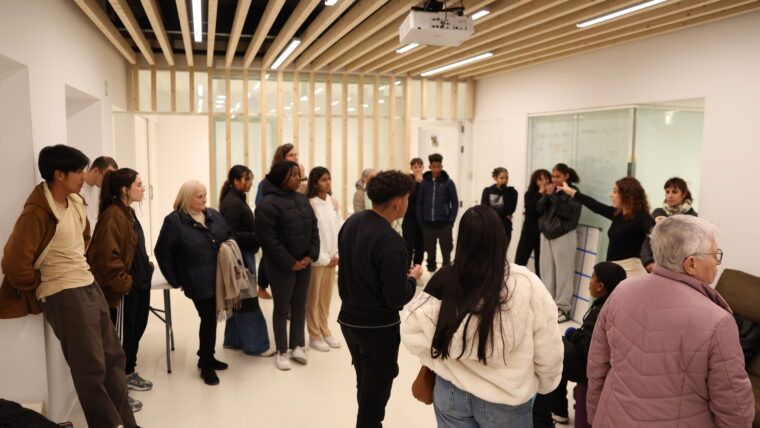Bingo musical intergeneracional al casal de joves de la Zona Nord